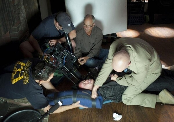 35 φωτογραφίες που θα σας κάνουν να δείτε το Breaking Bad...αλλιώς!