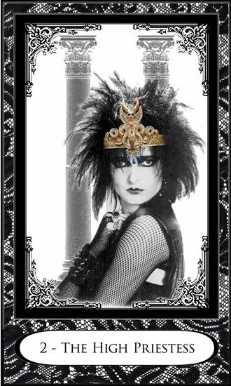 Καταπληκτικές κάρτες Ταρώ με 80s New Wave θέμα