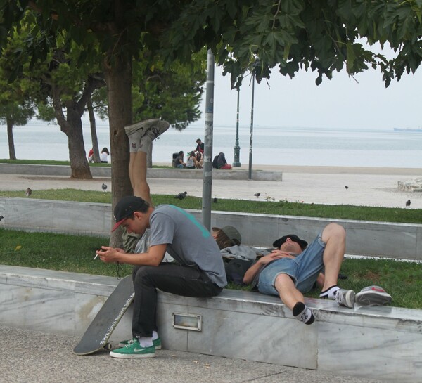 Δύο μέρες με τρεις skaters του Aitsch Crew.