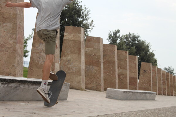 Δύο μέρες με τρεις skaters του Aitsch Crew.