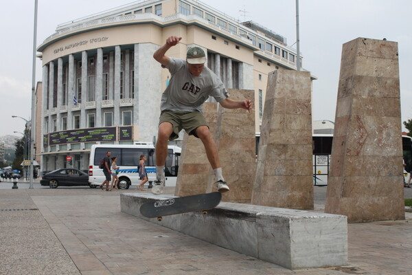 Δύο μέρες με τρεις skaters του Aitsch Crew.