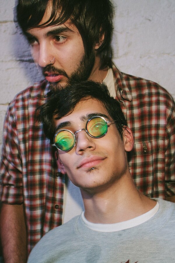 Παρασκευή βράδυ στο Skins Vol. 2