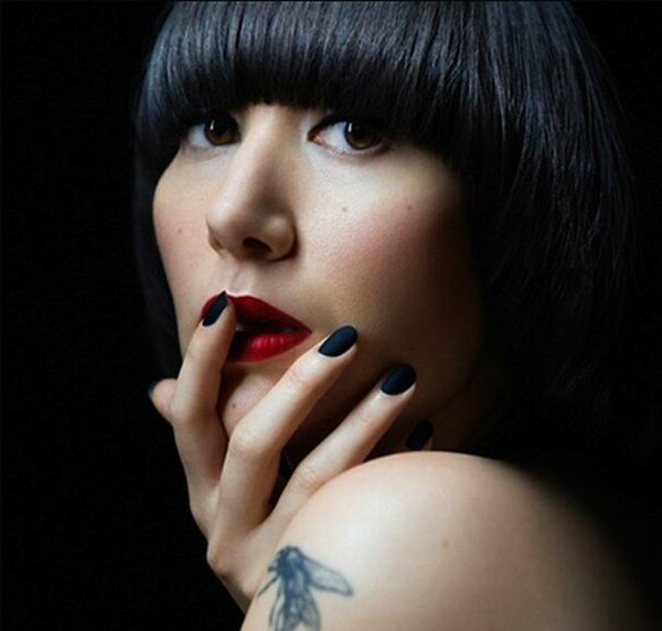 Karen O(scar) ;