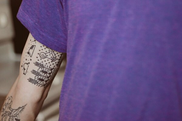 Η ιστορία πίσω από το παράξενο tattoo ενός designer.