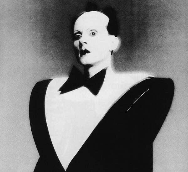 Για τον Klaus Nomi, τον πιο δραματικό τραγουδιστή της μουσικής βιομηχανίας