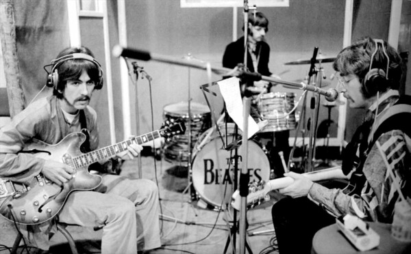 Στο studio με τους Beatles