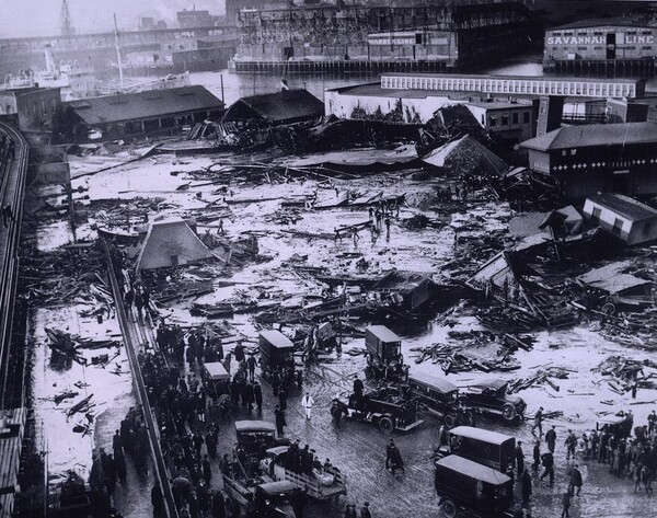 Βοστώνη 1919: Μια δεξαμενή με 2 εκατ. γαλόνια μελάσα εκρήγνυται...