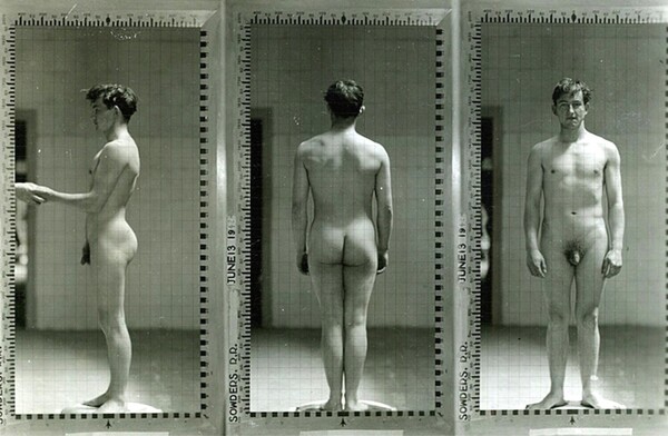 Όταν το Harvard και το Yale φωτογράφιζαν γυμνούς όλους τους πρωτοετείς φοιτητές τους