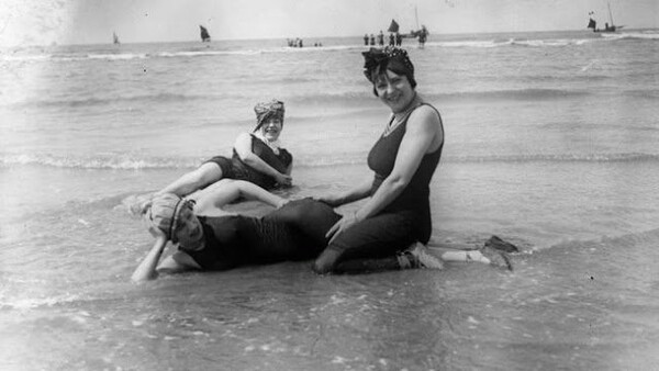 Πριν 100 χρόνια στην παραλία: 18 vintage καλοκαιρινές εικόνες 