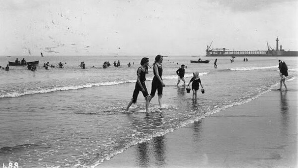 Πριν 100 χρόνια στην παραλία: 18 vintage καλοκαιρινές εικόνες 