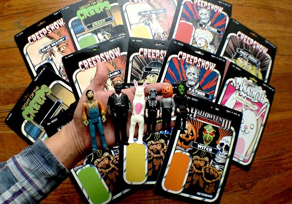 Αιμοσταγείς Άγιοι Βασίληδες και vintage horror action figures