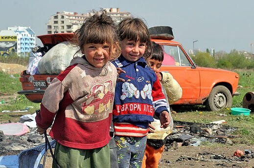 ΚΚΕ χέρι-χέρι με ΝΔ υπέρ των σχολείων-γκέτο για τους Ρομά