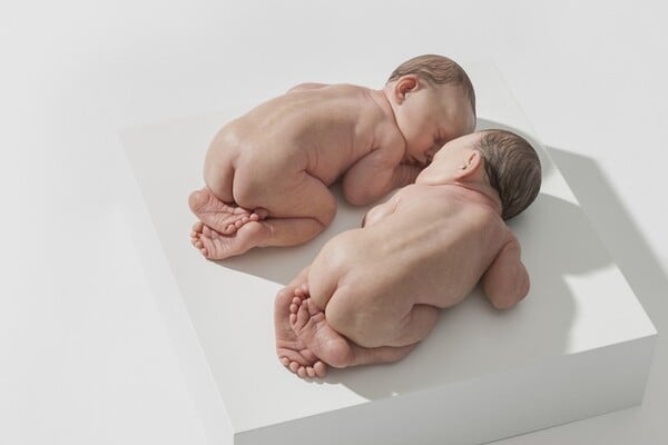Tα υπερρεαλιστικά γλυπτά του Sam Jinks