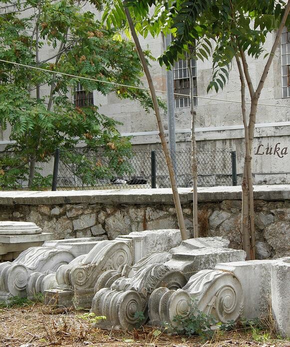 Τις προάλλες η Κατερίνα Λουκά περπάτησε στο κέντρο της Αθήνας και τράβηξε φωτογραφίες