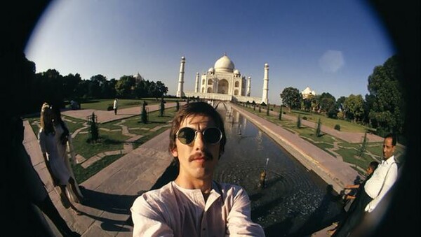 Ο George Harrison στην Ινδία το 1966 