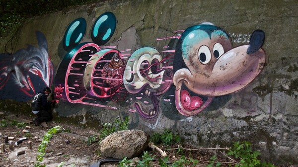 Nychos: Μαθήματα ανατομίας από τον street artist που λατρεύει να διαμελεί