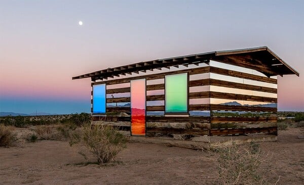 H «Διαυγής Καλύβα» του Phillip K Smith III
