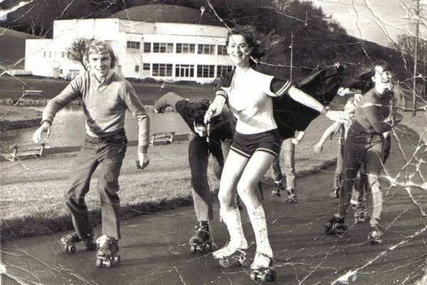 Φωτο-αφιέρωμα: Η πρώτη πίστα για roller skating.