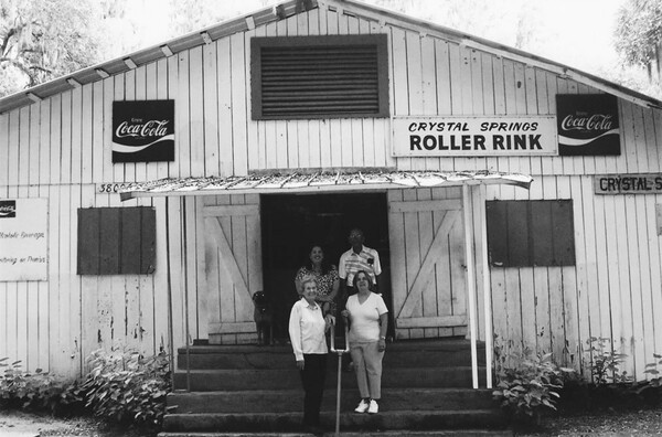 Φωτο-αφιέρωμα: Η πρώτη πίστα για roller skating.