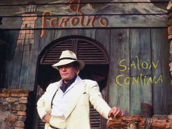 Αφιέρωμα στον βρετανό συγγραφέα Malcolm Lowry.