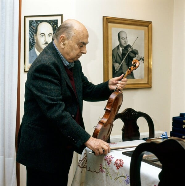 Γιώργος Κόρος. Aπό τον Σπύρο Στάβερη