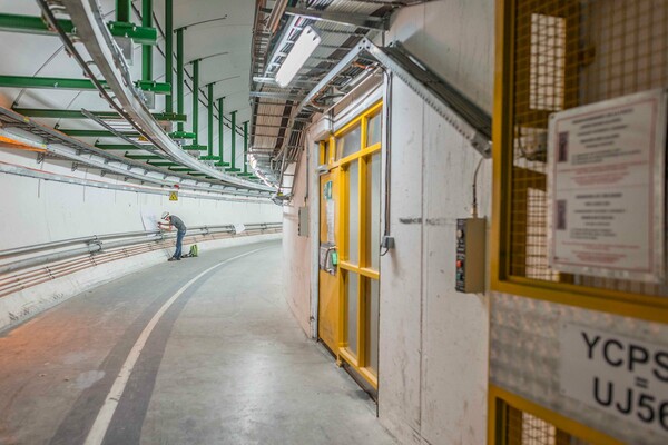 Στον πυρήνα του CERN. Από την 'Αννα Παντελιά.