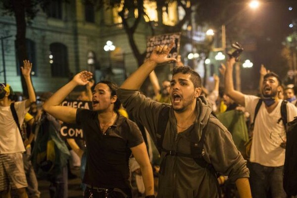 40 φωτογραφίες εξέγερσης και καταστροφής από τη Βραζιλία