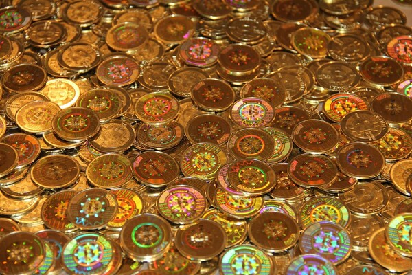 Τι παίζει με την Apple και το Bitcoin;
