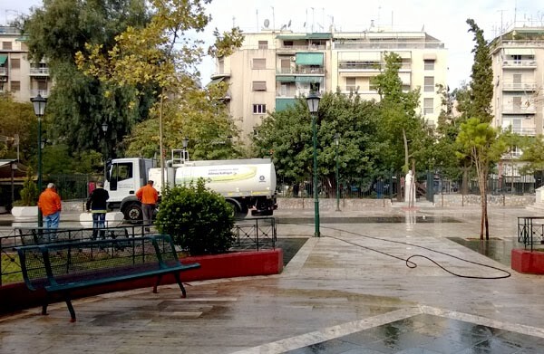 Η άβατη παιδική χαρά έσπασε!