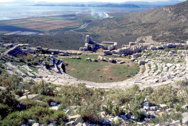 17 μαγικά αρχαία θέατρα της Ελλάδας