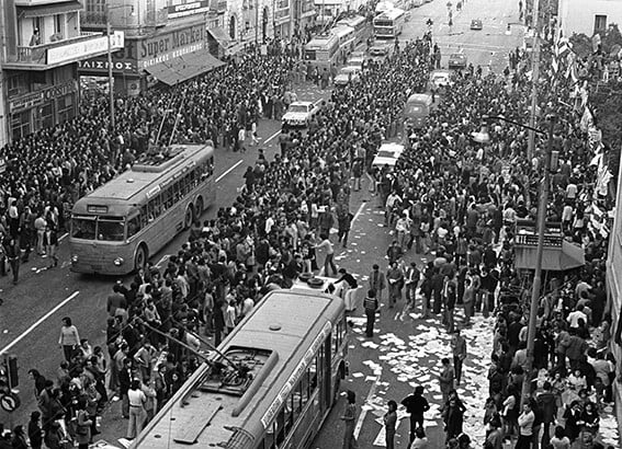 18 ποιήματα για την εξέγερση του Πολυτεχνείου