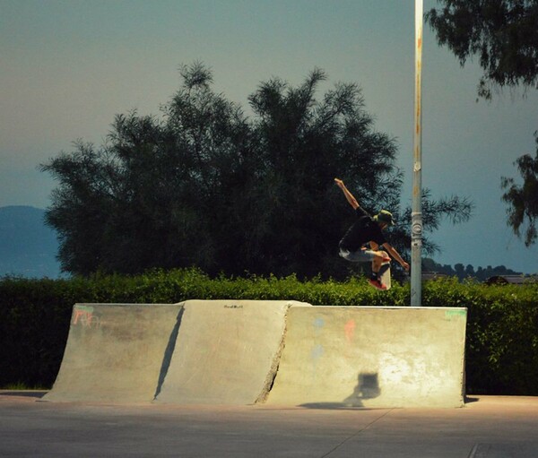 Streetskate στους δρόμους της Λευκάδας και στις εγκαταλελειμμένες Αμερικάνικες βάσεις