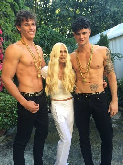 H Donatella Versace στο πιο chic έως τώρα Ιce Bucket Challenge