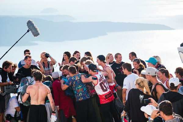 Freeruning με πίστα τη Σαντορίνη