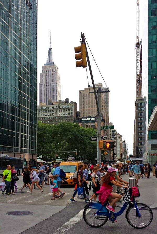 To Empire State Building τιμά τον Άντι Γουόρχολ