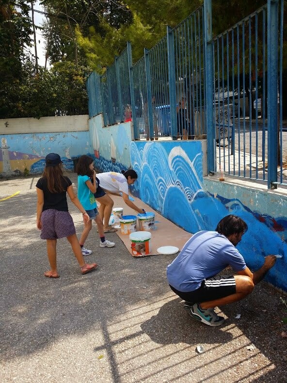 Street artists, εικαστικοί, γονείς και μαθητές μεταμόρφωσαν ένα σχολείο στην Κυψέλη