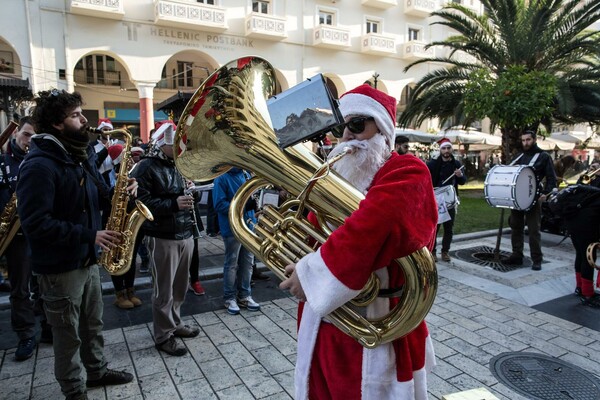Xριστούγεννα στην Ελλάδα και τον κόσμο