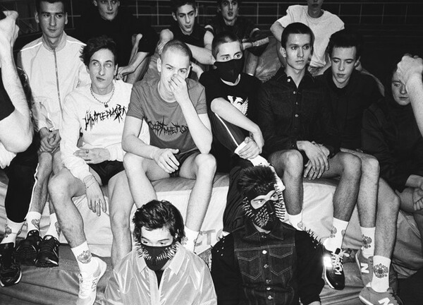 O Gosha Rubchinskiy ντύνει (και φωτογραφίζει) την ρώσικη street youth, όπως κανένας άλλος