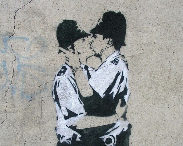 Πού πάνε τα έργα του Banksy όταν εξαφανίζονται;
