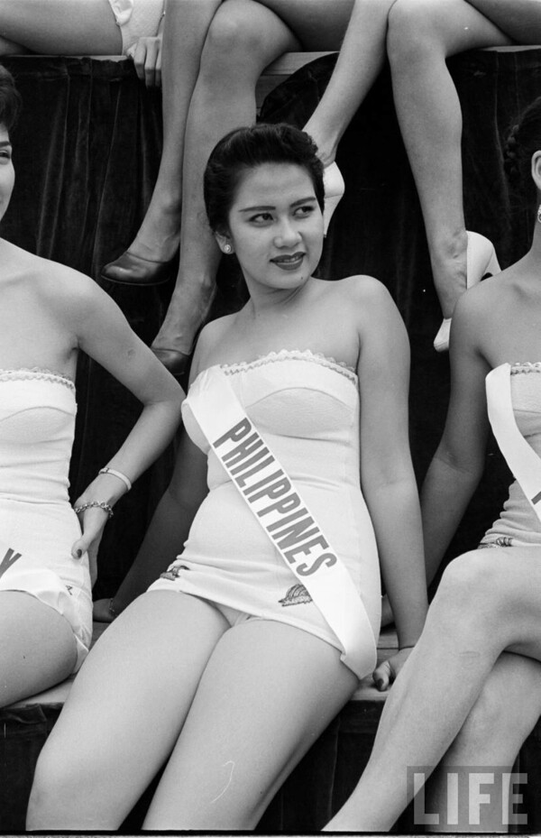 20 φωτογραφίες από τα πρώτα καλλιστεία Μις Υφήλιος (1952)