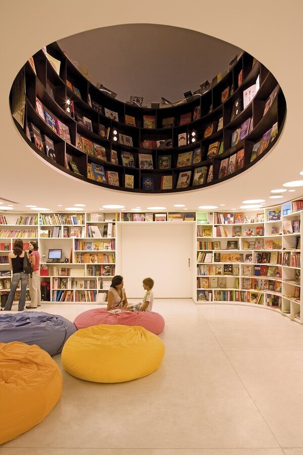 Ένα βιβλιοπωλείο, αρχιτεκτονικό επίτευγμα