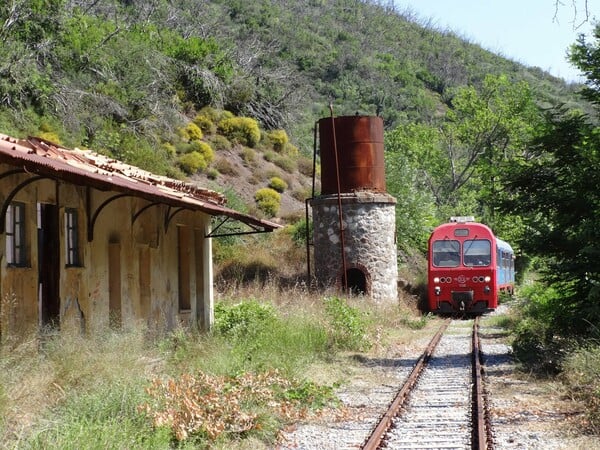 Το εγκαταλελειμμένο σιδηροδρομικό δίκτυο της Πελοποννήσου