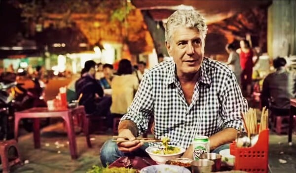 Γιατί οι εκπομπές του Anthony Bourdain είναι περισσότερο ζωή και λιγότερο φαΐ;