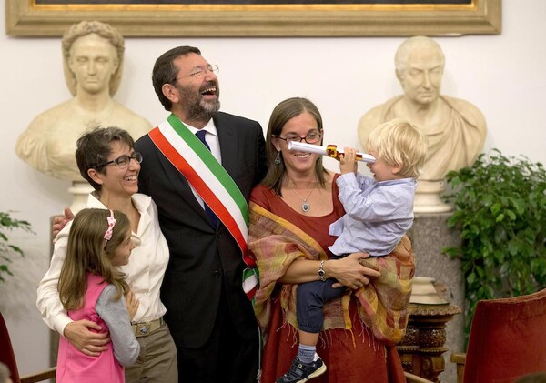 Ο Δήμαρχος της Ρώμης έχει κότσια