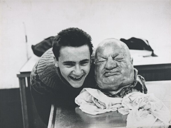 Οι πιο χτυπητές κλεψιές του Damien Hirst 