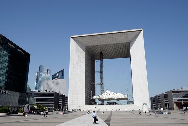 Grande Arche, ένα μεγάλο έργο στο Παρίσι, μια θλιβερή ιστορία