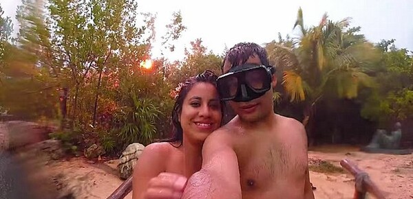 Kεραυνός κάνει photobombing σε selfie ζευγαριού 