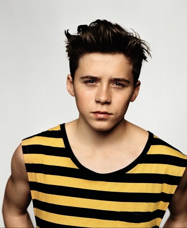 O Brooklyn Beckham στο πρώτο του εξώφυλλο