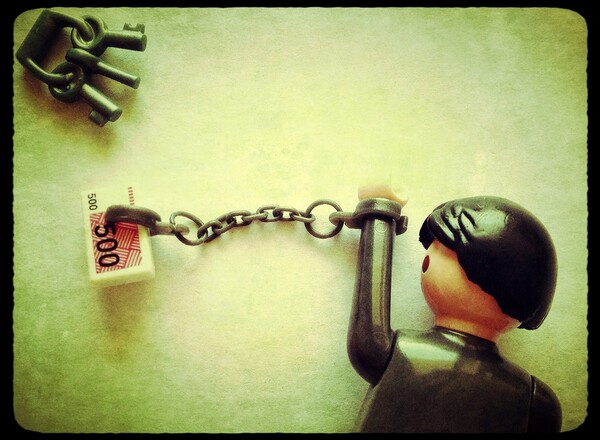 Plasticobilism: Σάτιρα και κοινωνική κριτική με Playmobil