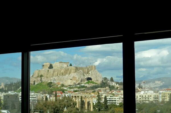 Η Αθήνα που βλέπουμε απ' το παράθυρο